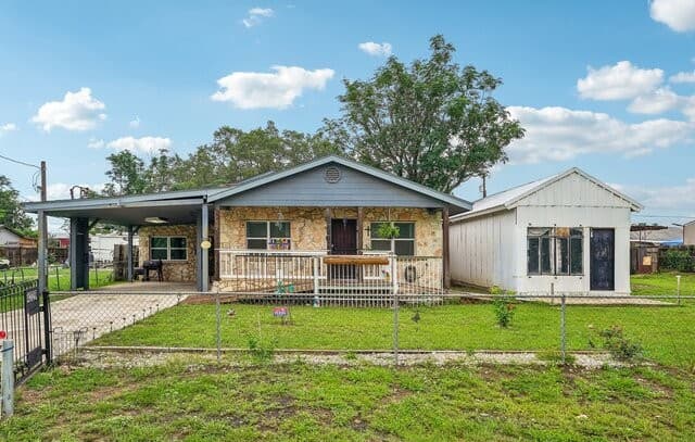 Home for sale at 4229 & 4225 Mansion in Von Ormy, TX — photo 2