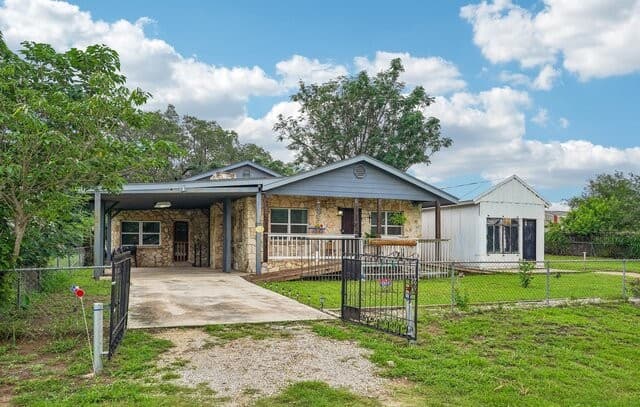 Home for sale at 4229 & 4225 Mansion in Von Ormy, TX — photo 3