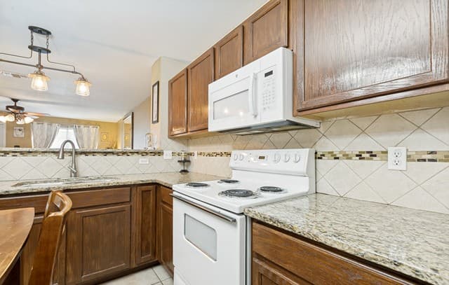 Home for sale at 115 Autumn Pass in San Antonio, TX — photo 4