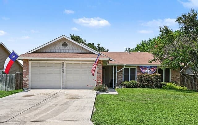 Home for sale at 10042 Windburn Trl in Converse, TX — photo 2
