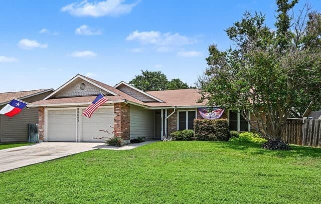 Home for sale at 10042 Windburn Trl in Converse, TX — photo 3