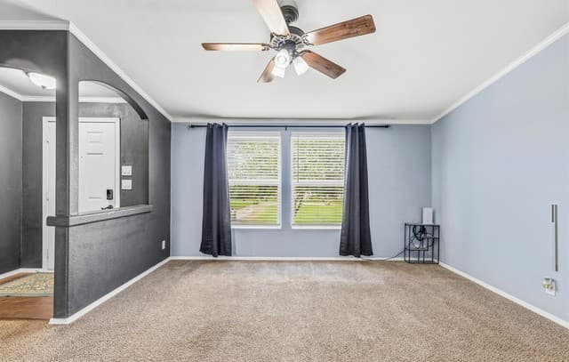 Home for sale at 3876 County Road 427 in Stockdale, TX — photo 4