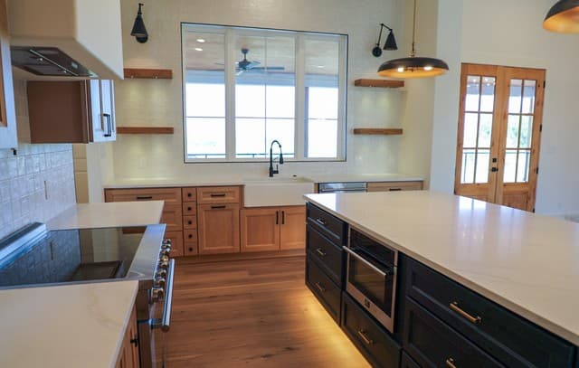 Home for sale at 977 Pinto Cyn in Bandera, TX — photo 4