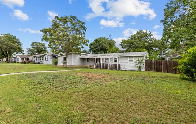 Home for sale at 530 John Adams Dr in San Antonio, TX — photo 5