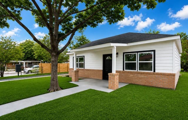 Home for sale at 123 Sw 19th St in San Antonio, TX — photo 1