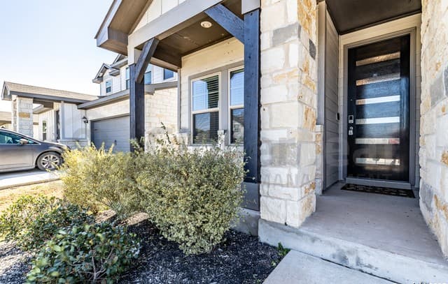 4-bedroom rental at 9510 Falls Canyon Blvd in Converse, TX — photo 3
