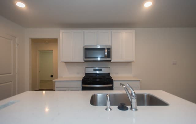 3-bedroom rental at 12533 Spoor Vly in Converse, TX — photo 5