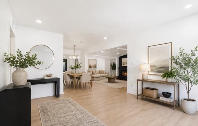 Home for sale at 210 W Glenview in San Antonio, TX — photo 4