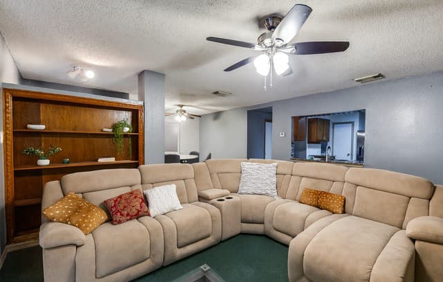 Home for sale at 11335 Tabletop Ln in San Antonio, TX — photo 2