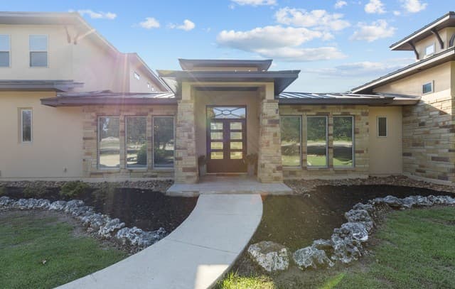Home for sale at 41 Woodland Vw in Fair Oaks Ranch, TX — photo 5