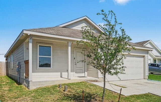 Home for sale at 530 Primrose Ln in San Antonio, TX — photo 2