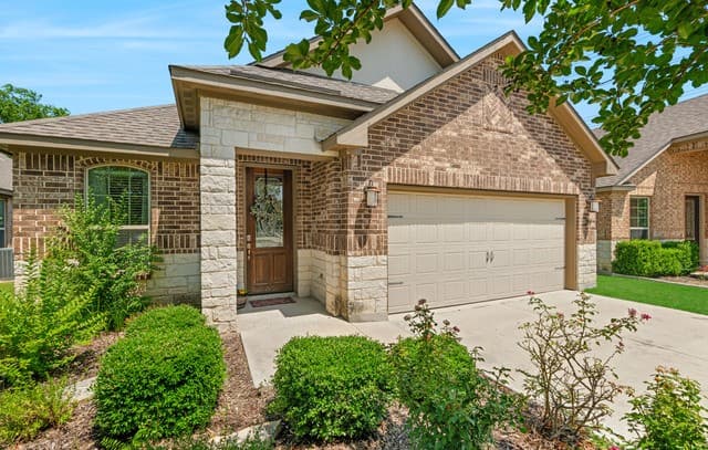 Home for sale at 217 Maxwell in Boerne, TX — photo 2