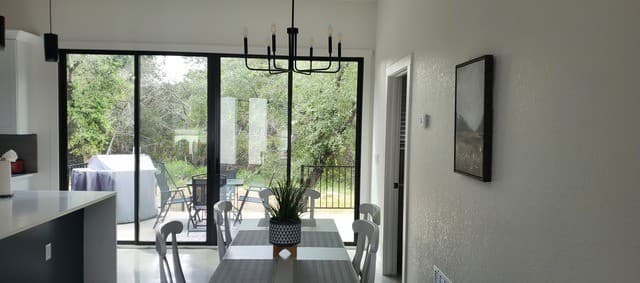 3-bedroom rental at 407 Lamplight in Spring Branch, TX — photo 3