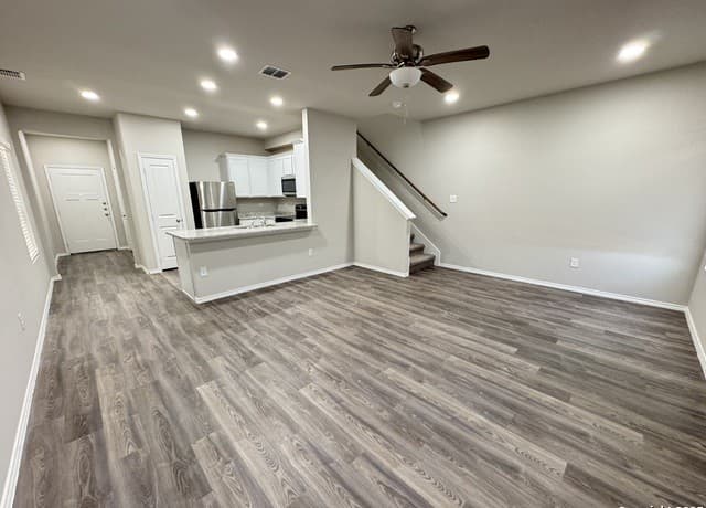 3-bedroom rental at 5330 Lisa Point Unit 102 in Converse, TX — photo 5