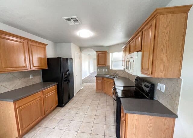 Home for sale at 8906 Mission Brk in San Antonio, TX — photo 2