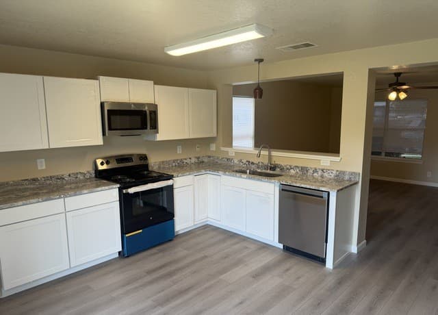 Home for sale at 7822 Hedrick Farm in San Antonio, TX — photo 5