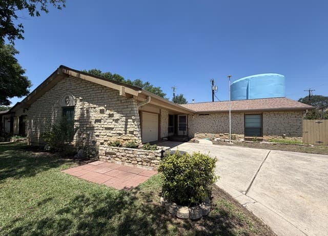 Home for sale at 7821 Village Oak Dr in Live Oak, TX — photo 1