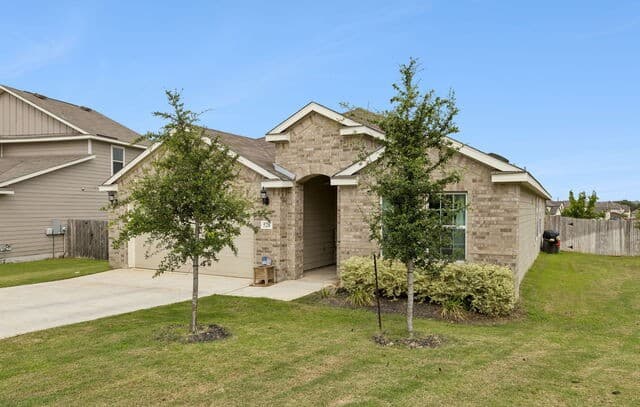Home for sale at 528 Dalton Cove in Cibolo, TX — photo 3