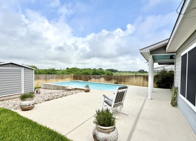 Home for sale at 333 Soapstone in Cibolo, TX — photo 4