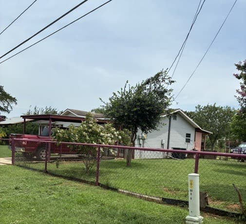Home for sale at 323 E White St in Dilley, TX — photo 2