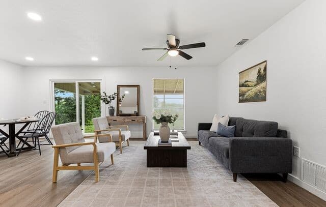 Home for sale at 259 E Baetz Blvd in San Antonio, TX — photo 4
