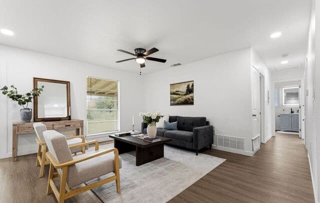 Home for sale at 259 E Baetz Blvd in San Antonio, TX — photo 5