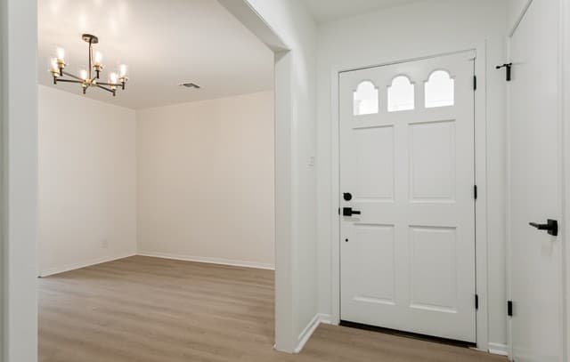 Home for sale at 108 Patrick Henry Dr in Schertz, TX — photo 3