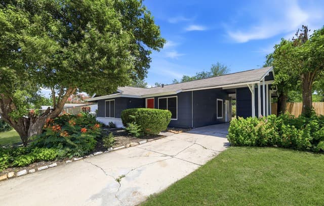 Home for sale at 7126 Westbriar in San Antonio, TX — photo 2