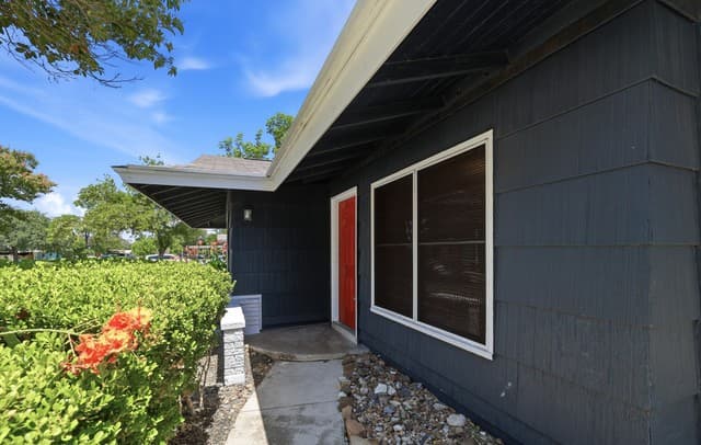 Home for sale at 7126 Westbriar in San Antonio, TX — photo 4