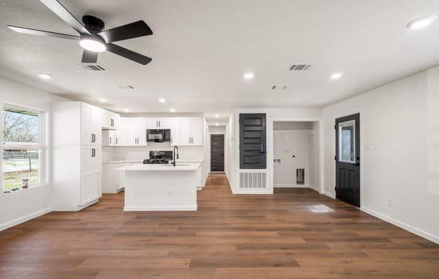 Home for sale at 130 Kontiki in San Antonio, TX — photo 4