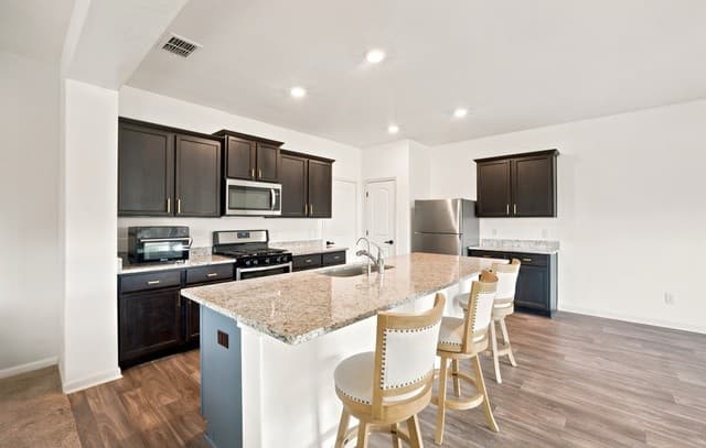 Home for sale at 15310 Escalante Pass in Von Ormy, TX — photo 3