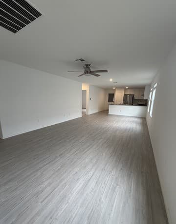 3-bedroom rental at 329 Kolton Plz in Marion, TX — photo 3