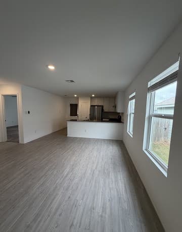 3-bedroom rental at 329 Kolton Plz in Marion, TX — photo 4