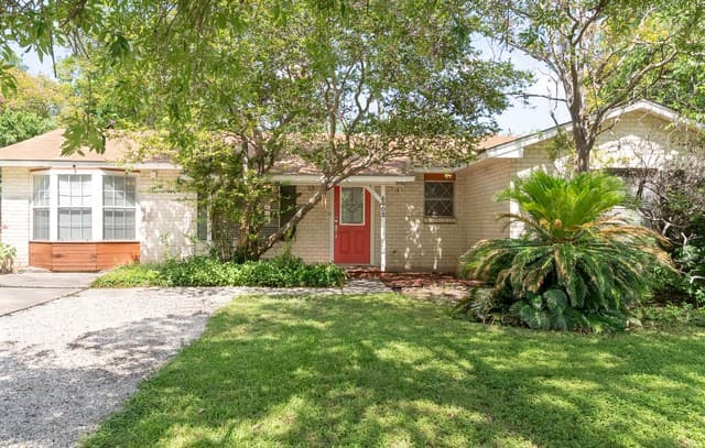 3-bedroom rental at 8402 Cimarron Dr. in San Antonio, TX — photo 2
