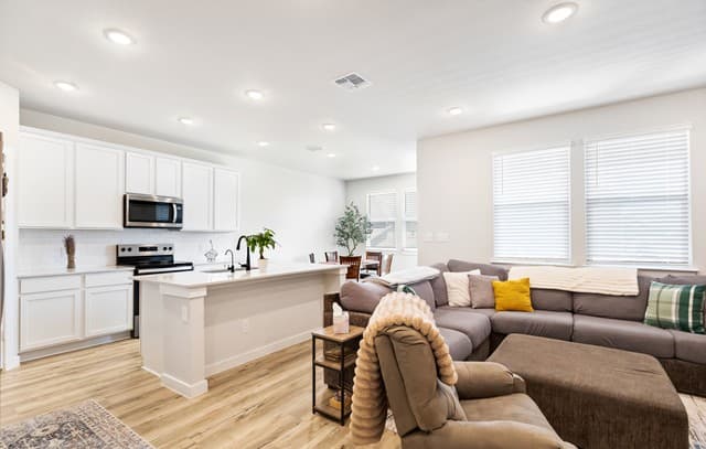 3-bedroom rental at 235 Brook Shadow in Cibolo, TX — photo 5