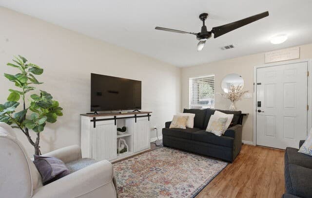 Home for sale at 9118 Sahara Woods in Universal City, TX — photo 3