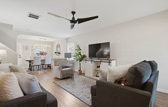Home for sale at 9118 Sahara Woods in Universal City, TX — photo 4