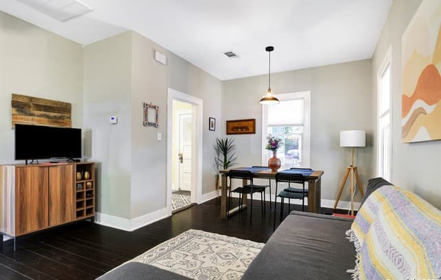 1-bedroom rental at 331 Adaes in San Antonio, TX — photo 5