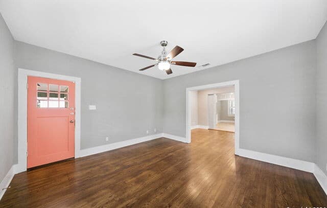 2-bedroom rental at 206 W High Ave in San Antonio, TX — photo 5