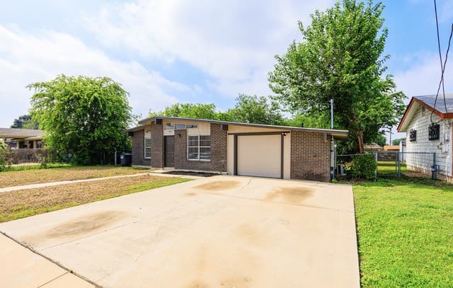 Home for sale at 266 Bangor Dr in San Antonio, TX — photo 2