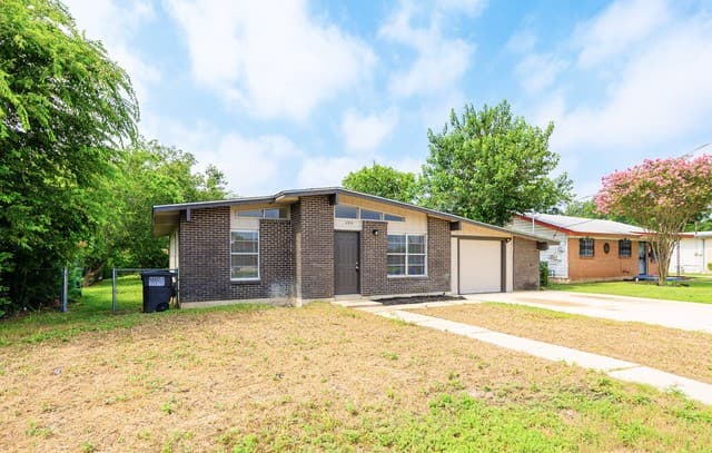 Home for sale at 266 Bangor Dr in San Antonio, TX — photo 3