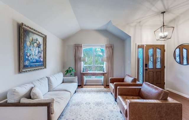 Home for sale at 1325 Black Oak Dr in Schertz, TX — photo 5