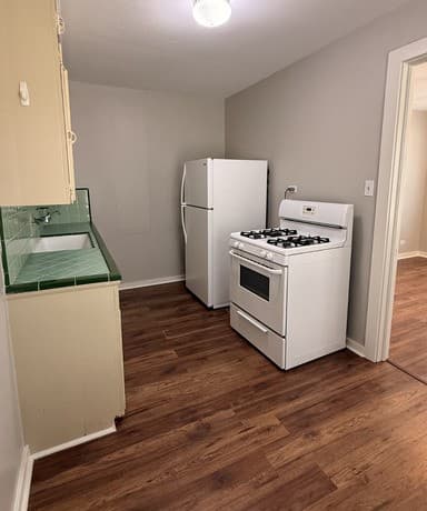 1-bedroom rental at 203 E Rosewood Unit 1 in San Antonio, TX — photo 5