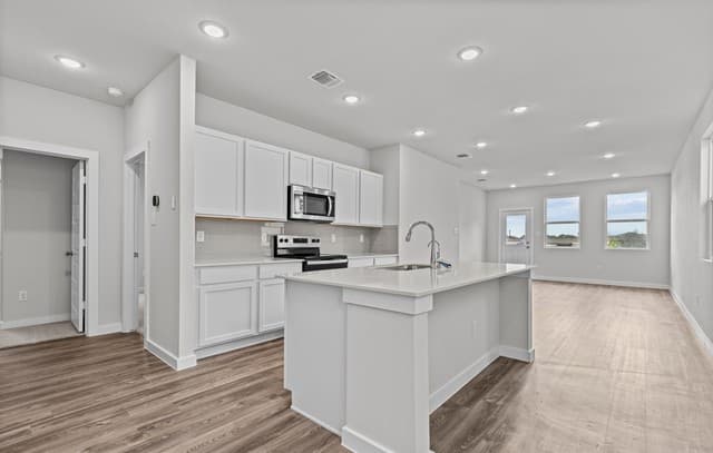 Home for sale at 5527 Franklin Hills in Von Ormy, TX — photo 3