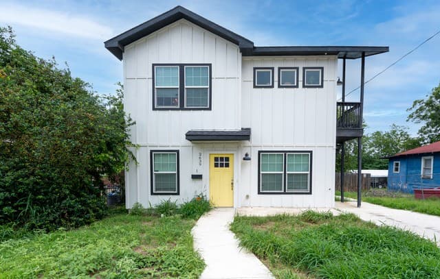 4-bedroom home for sale at 2639 E Commerce St in San Antonio TX