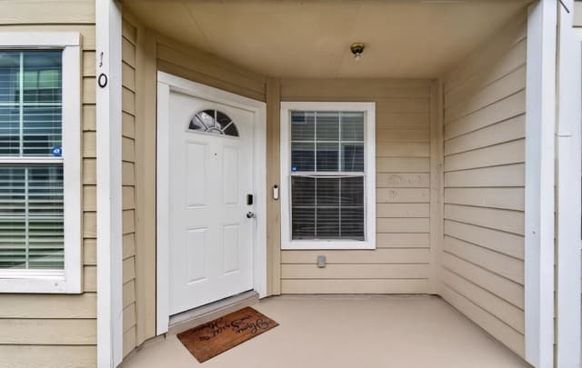 Home for sale at 10 Bratton Dr in San Antonio, TX — photo 4
