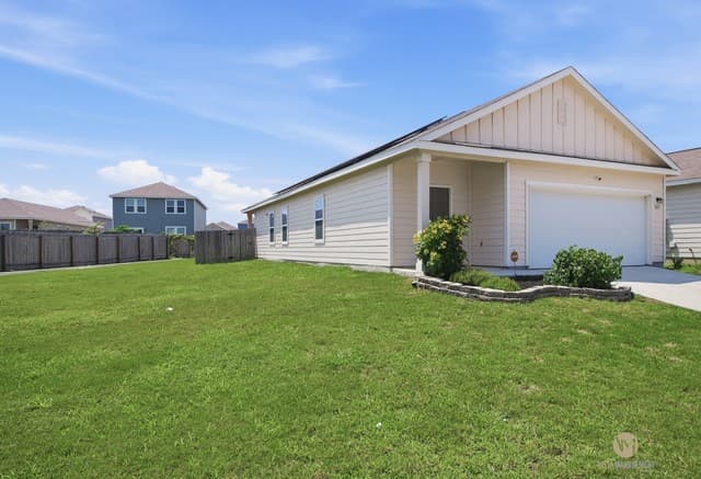 3-bedroom rental at 5625 Pearl Meadow in Converse, TX — photo 2