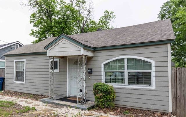 3-bedroom rental at 120 Nelson Ave in San Antonio, TX — photo 3