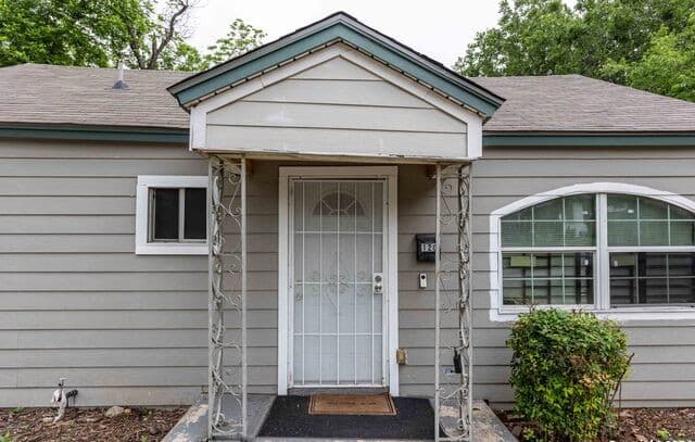 3-bedroom rental at 120 Nelson Ave in San Antonio, TX — photo 4