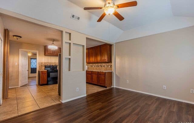 3-bedroom rental at 120 Nelson Ave in San Antonio, TX — photo 5